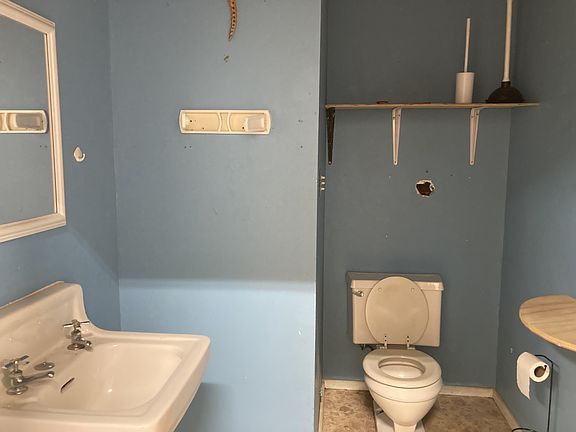 5th image of 617 Main St #617