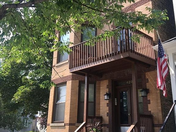 front of 4200 N Damen