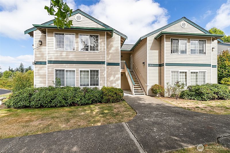 2nd image of 631 W Horton Way #219