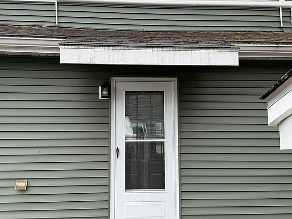 3rd image of 38 N Putnam St #38