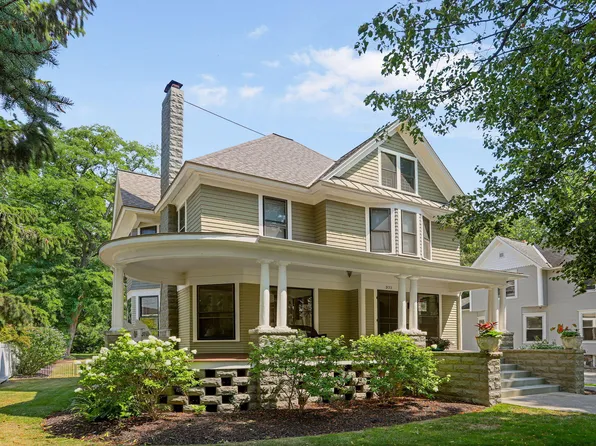 371 Pearl St, South Haven, MI 49090