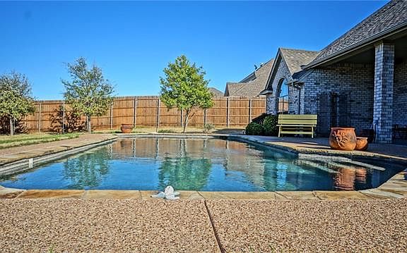 2nd image of 120 Applewood Ln