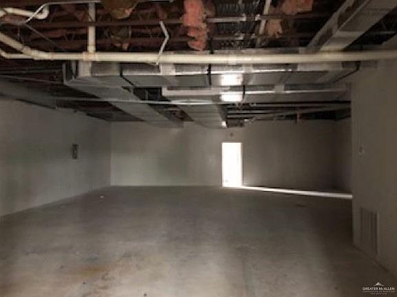 5th image of 110 E Savannah Ave #1