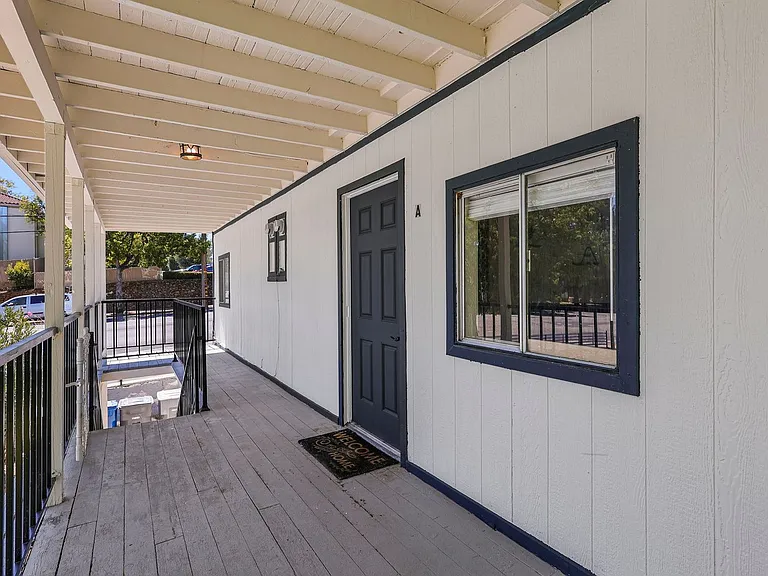 1216 Trinity St — Photo 37