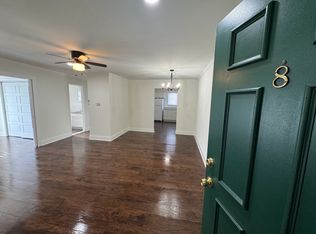1880 Axtell Dr APT 8, Troy, MI 48084