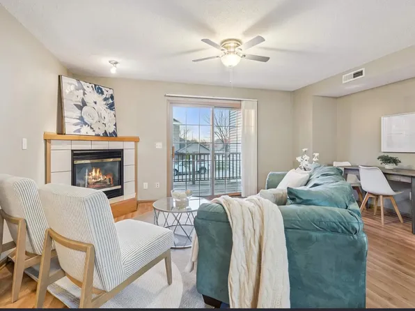 2878 Coral Ct, Coralville, IA 52241