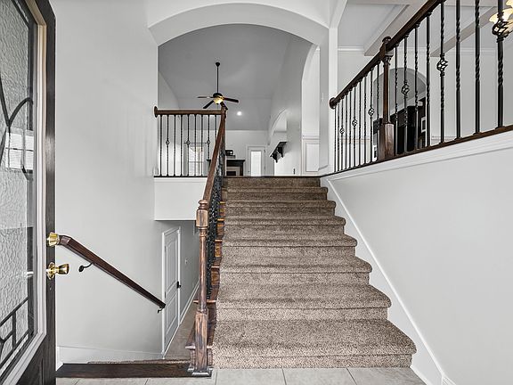 3rd image of 1283 Golden Eagle Way