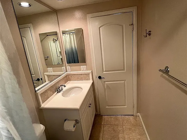 1752 Grand Ave #2 — Photo 41