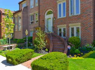 10123 Turnberry Place, Oakton, VA 22124