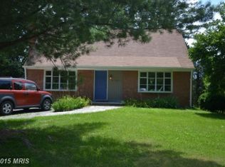 6720 Rolling Rd, Springfield, VA 22152