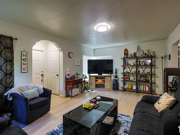 2nd image of 1187 29th St