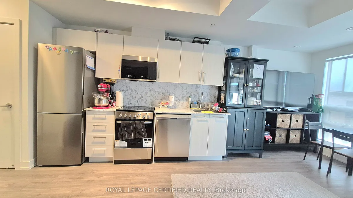 Building Photo - 851 Sheppard Ave W #26