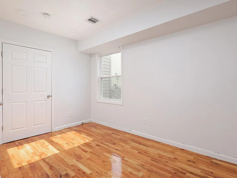 131 Armstrong Ave #1 — Photo 14