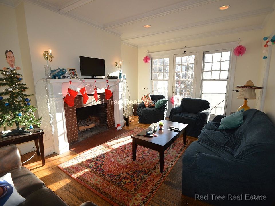 1st image of 81 Gibbs St #39