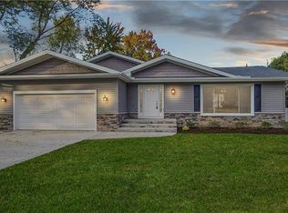37401 Arlington Dr, Willoughby, OH 44094