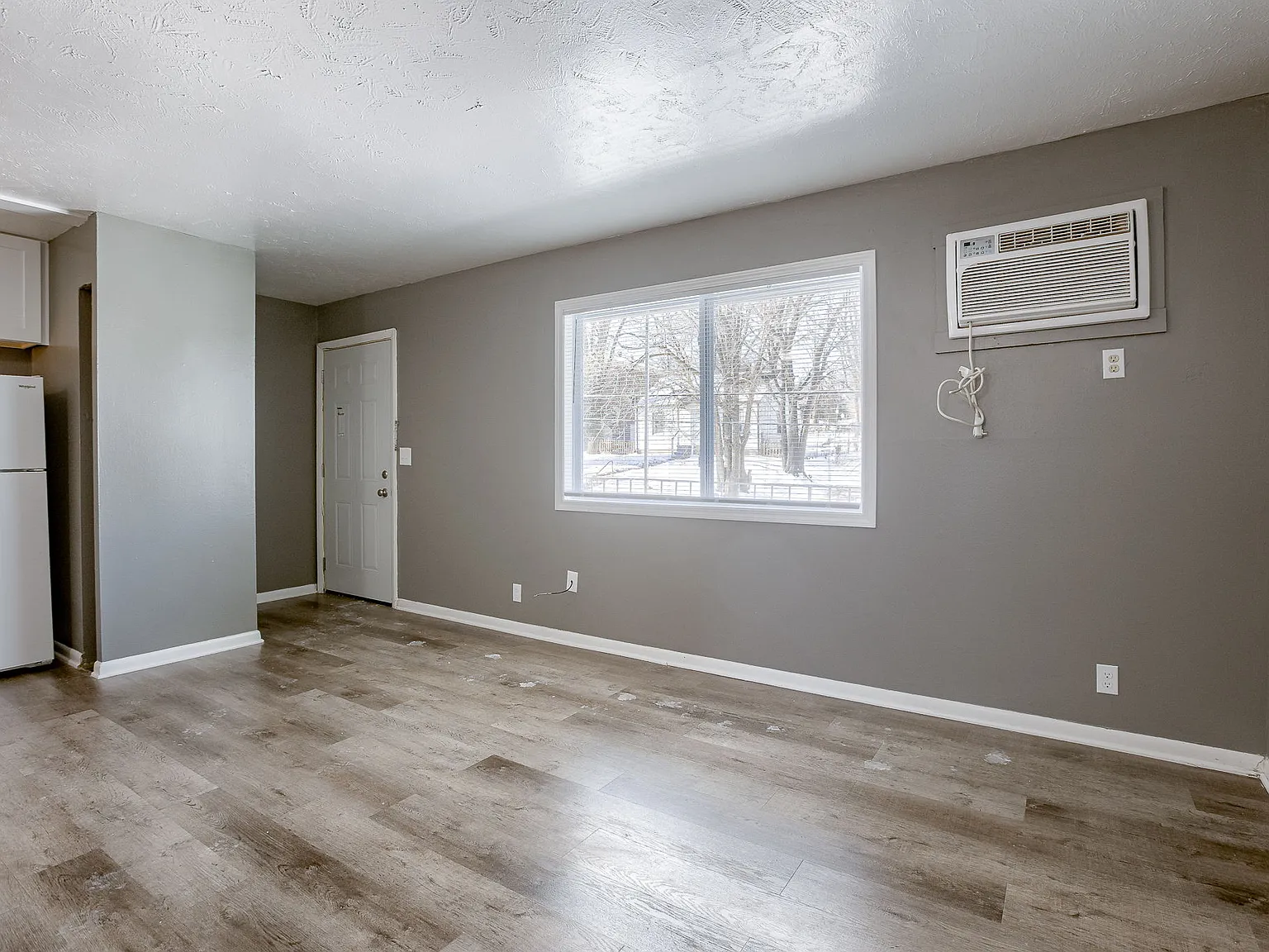 1015 North 47th Avenue - 8 — Photo 2