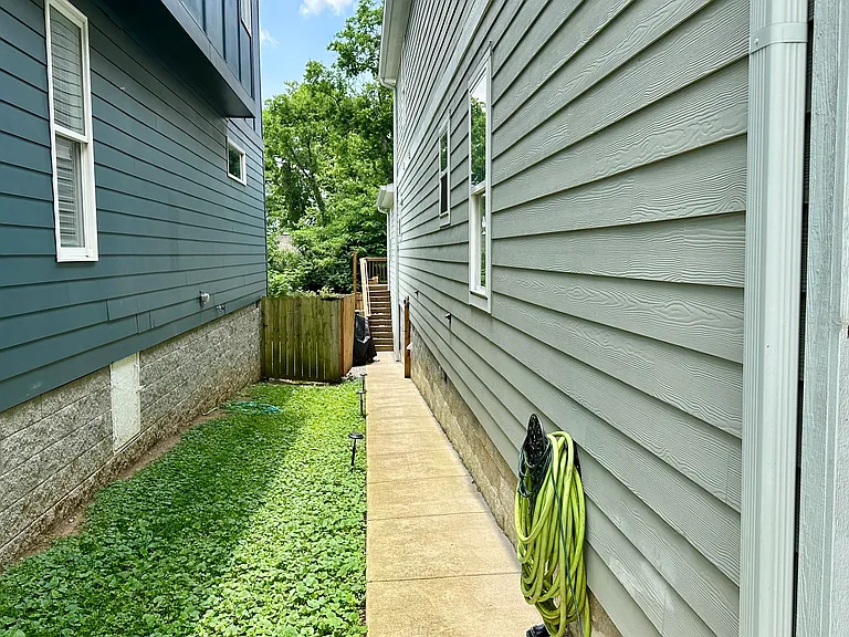 1050C Zophi St — Photo 3