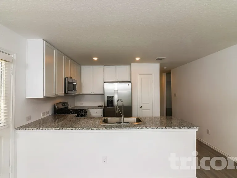 10238 Devon Wheel St — Photo 4