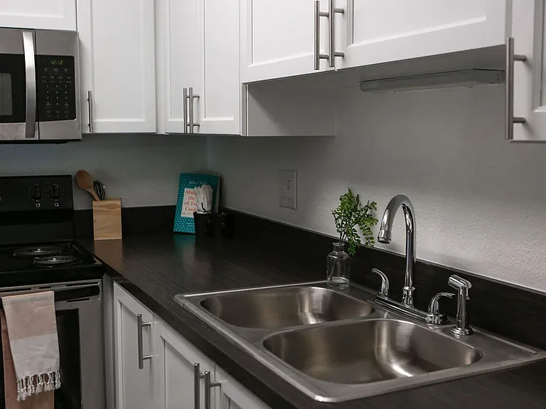 Flagler Pointe Apartments — Photo 27