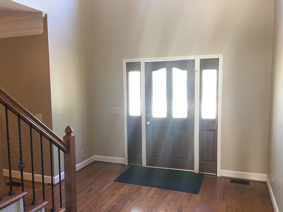 3rd image of 409 Ashley Ln