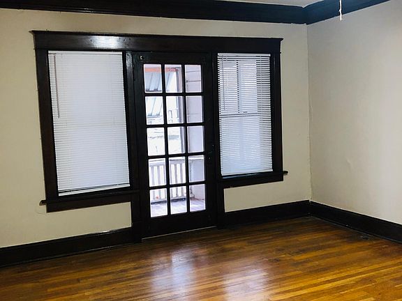 5th image of 918 E 41st St APT 3W