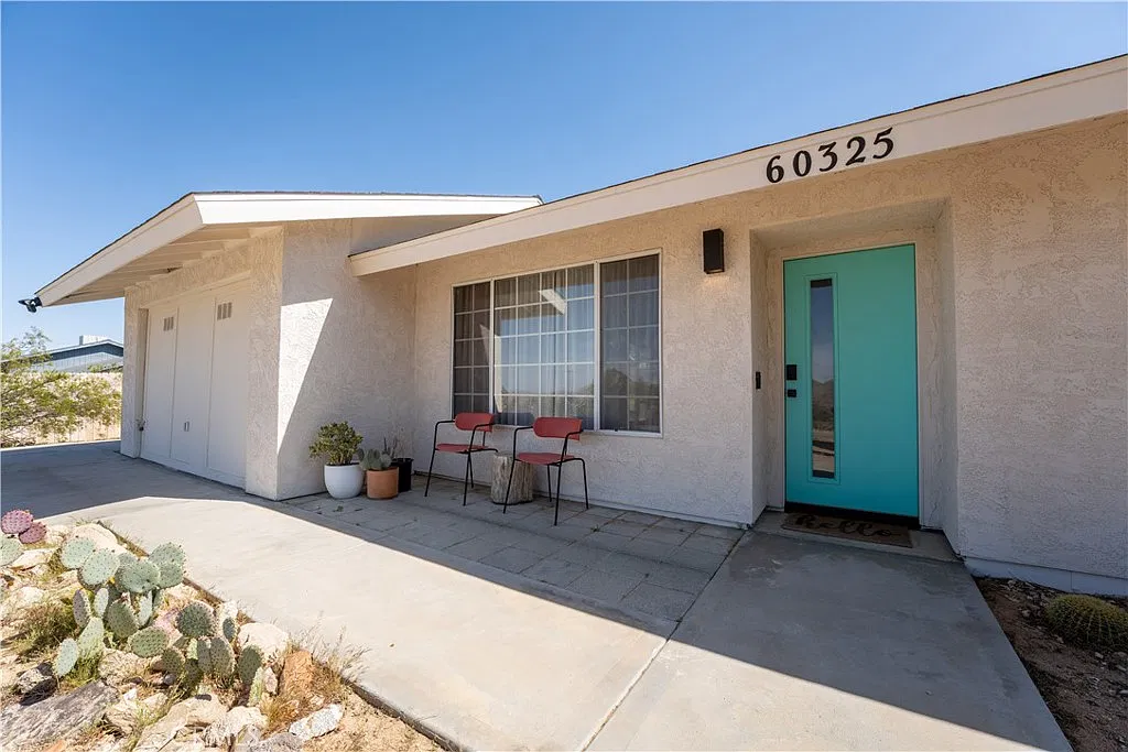3 bed, 1000 sqft, $2,595 — Photo 2