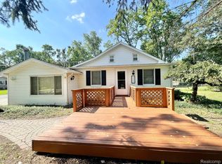 4205 S Commerce Rd, Commerce Township, MI 48382