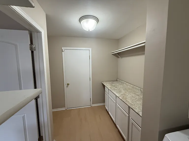 Washing Area / Pantry