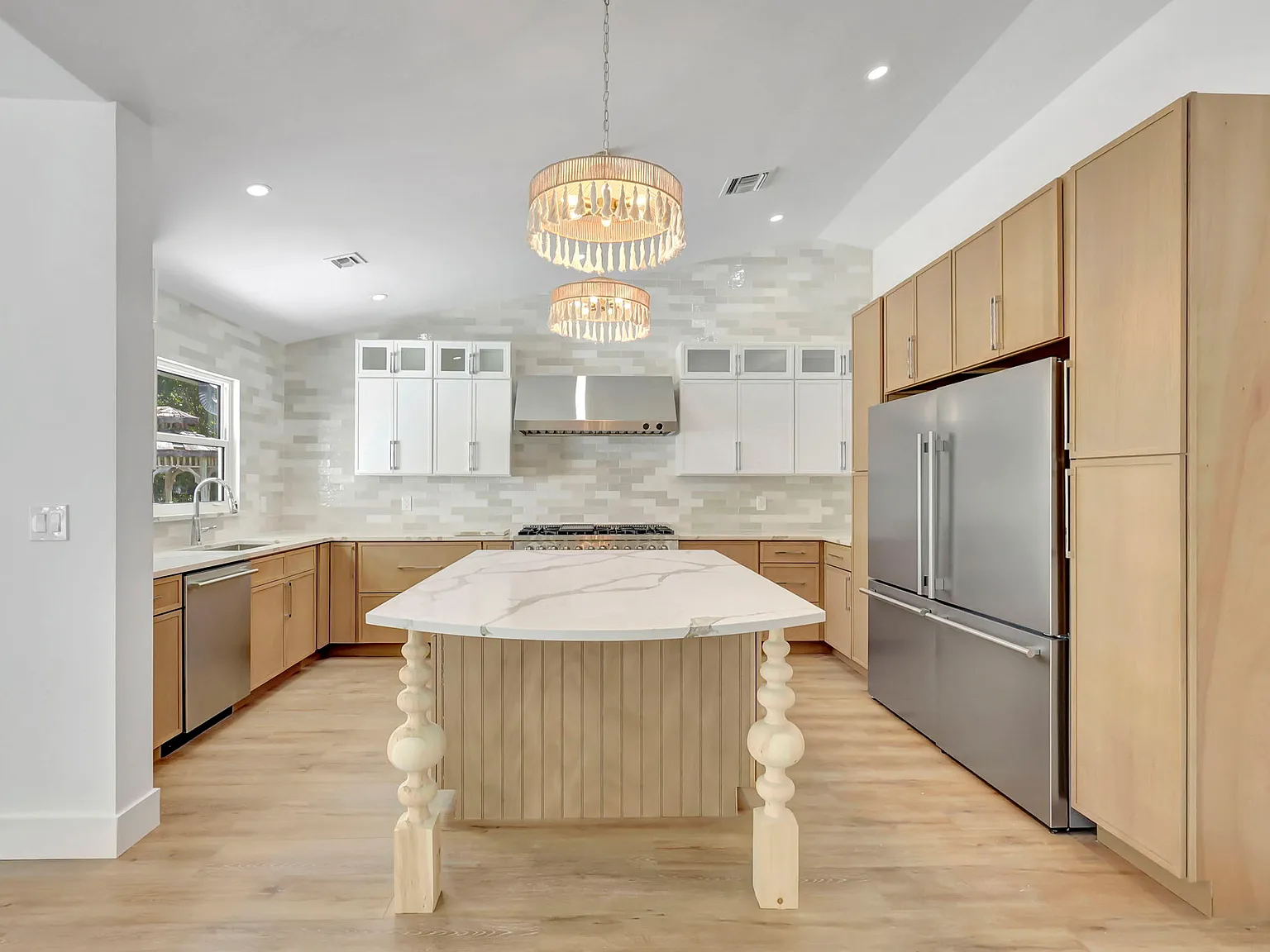 4 bed, 2300 sqft, $7,000 — Photo 4