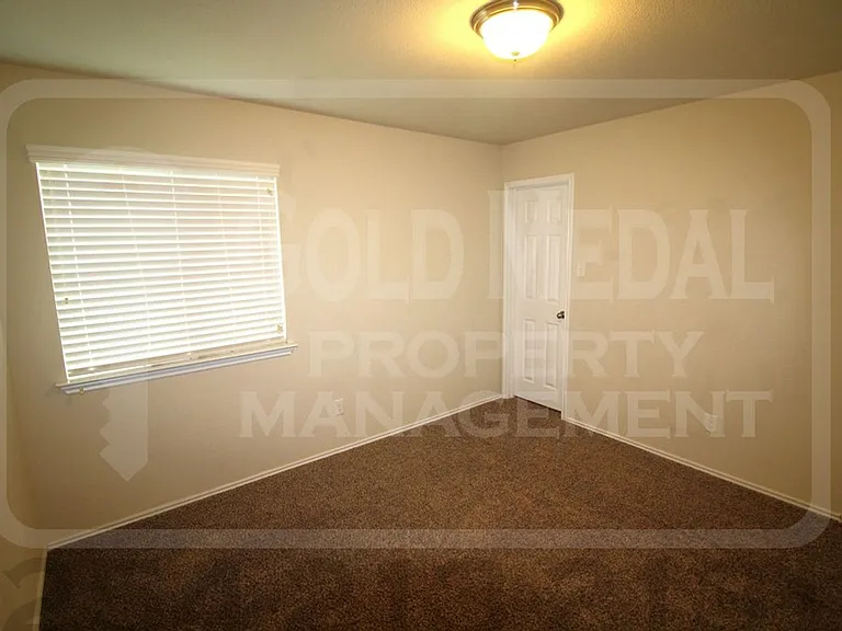 604 Cody James Dr — Photo 17