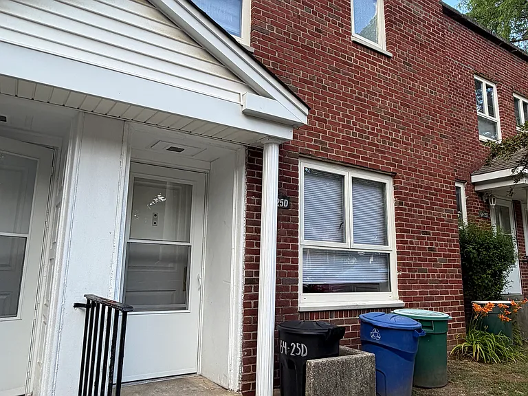 186th Ln — Photo 1
