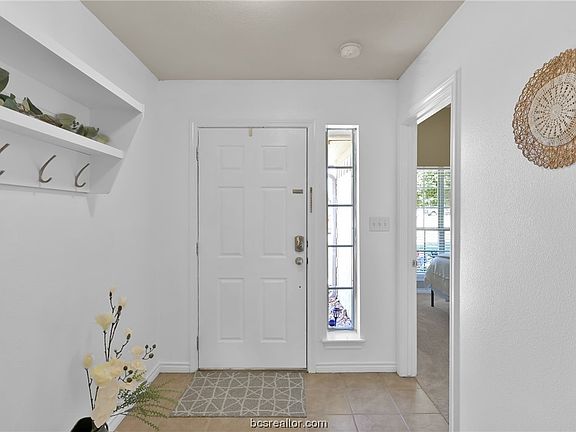 5th image of 1014 Gardenia St
