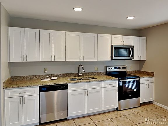 5th image of 3048 Dellcrest Pl