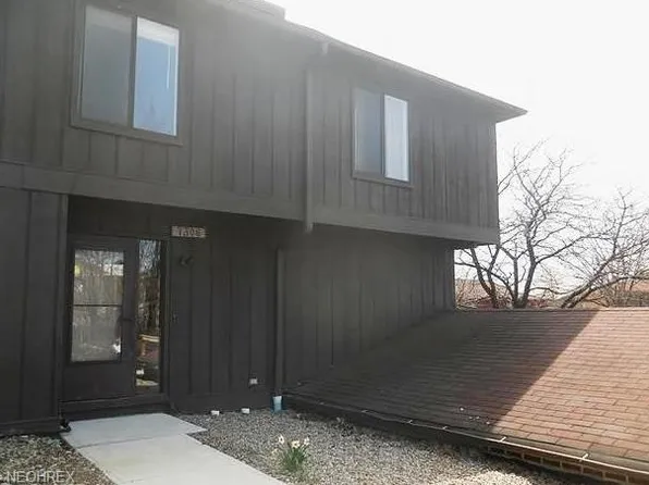 7306 Creekwood Dr #3D, North Royalton, OH 44133