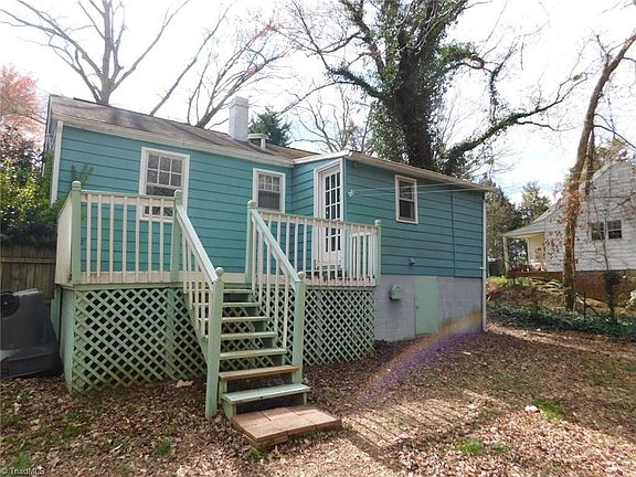2nd image of 1206 Maiden Ln