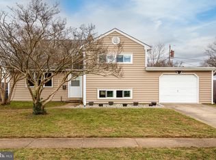 26 Merry Rd, Newark, DE 19713