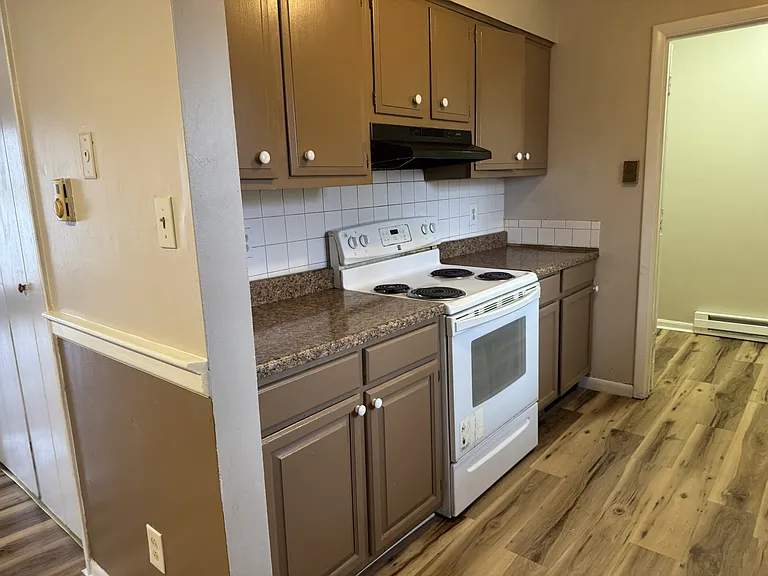 179 Hedgewood Ct #1 — Photo 3