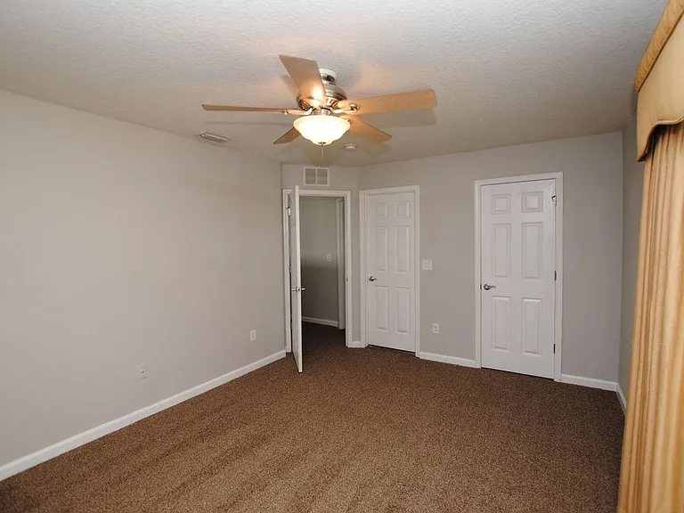 4038 Lionheart Dr — Photo 18