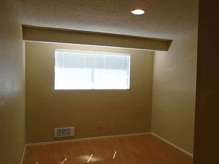 1019 Lenora Ct #4 — Photo 10