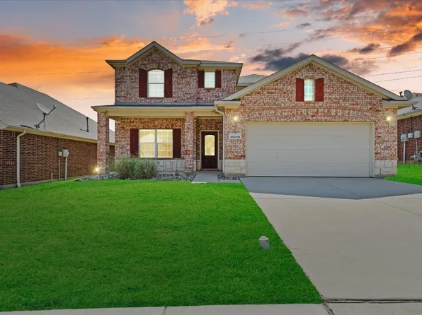 15728 Wheelhorse Trl, Roanoke, TX 76262
