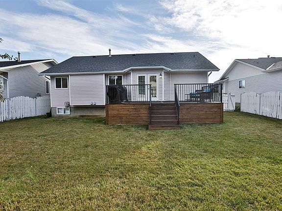 2nd image of 105 E Aspen Way