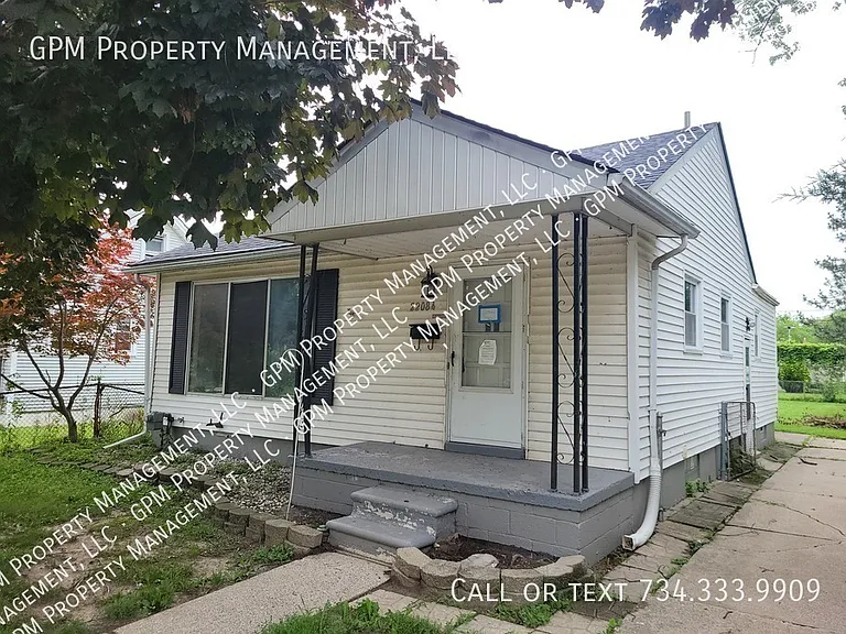 22084 Shakespeare Ave — Photo 3
