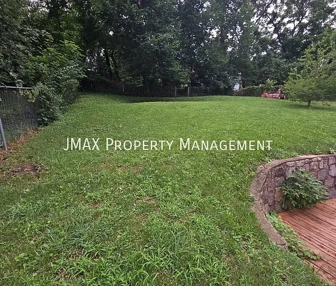 1147 Tayloe Ave SE — Photo 17