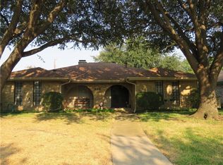 628 Robinlynn St, Mesquite, TX 75149