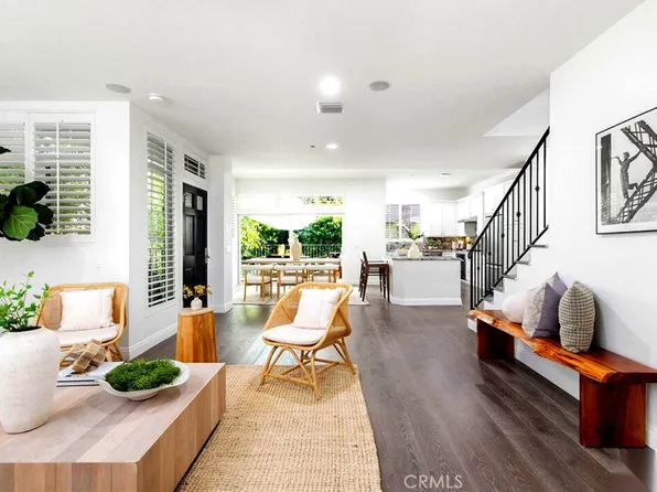 10523 Selkirk Ln, Los Angeles, CA 90077