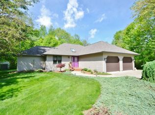 9599 Carter Rd, Freeland, MI 48623