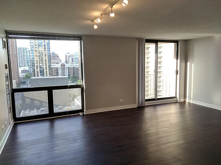 70 W Huron St #12 — Photo 16