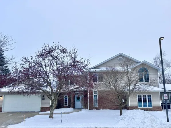 11 Pentire Cir, Iowa City, IA 52245