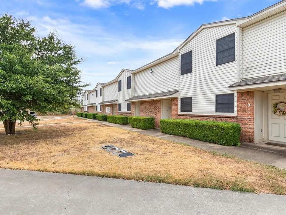 214 Romana Cir #G