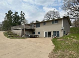 1209 17th Ave E, Menomonie, WI 54751